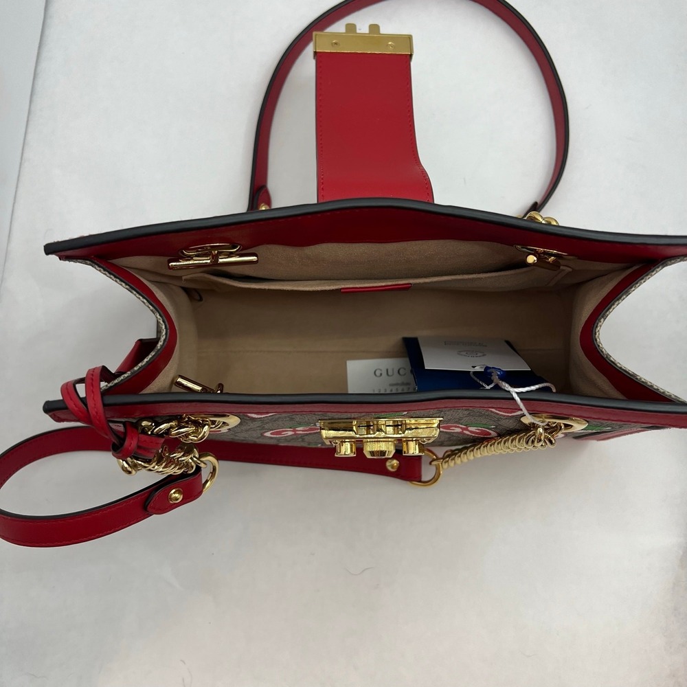 Authentic Gucci GG Supreme Apple Print Padlock Shoulder Bag 🍎✨ - Picture 2 of 16